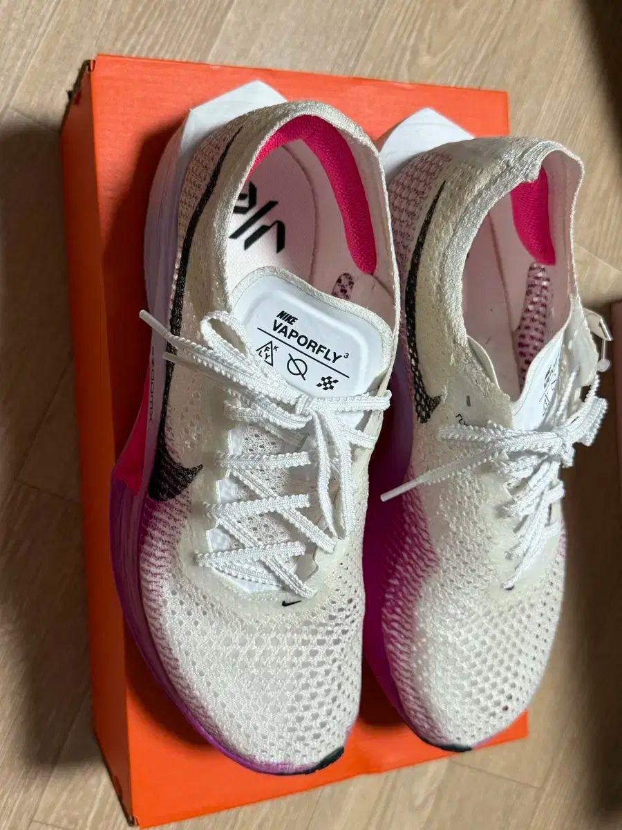 NIKE ナイキ