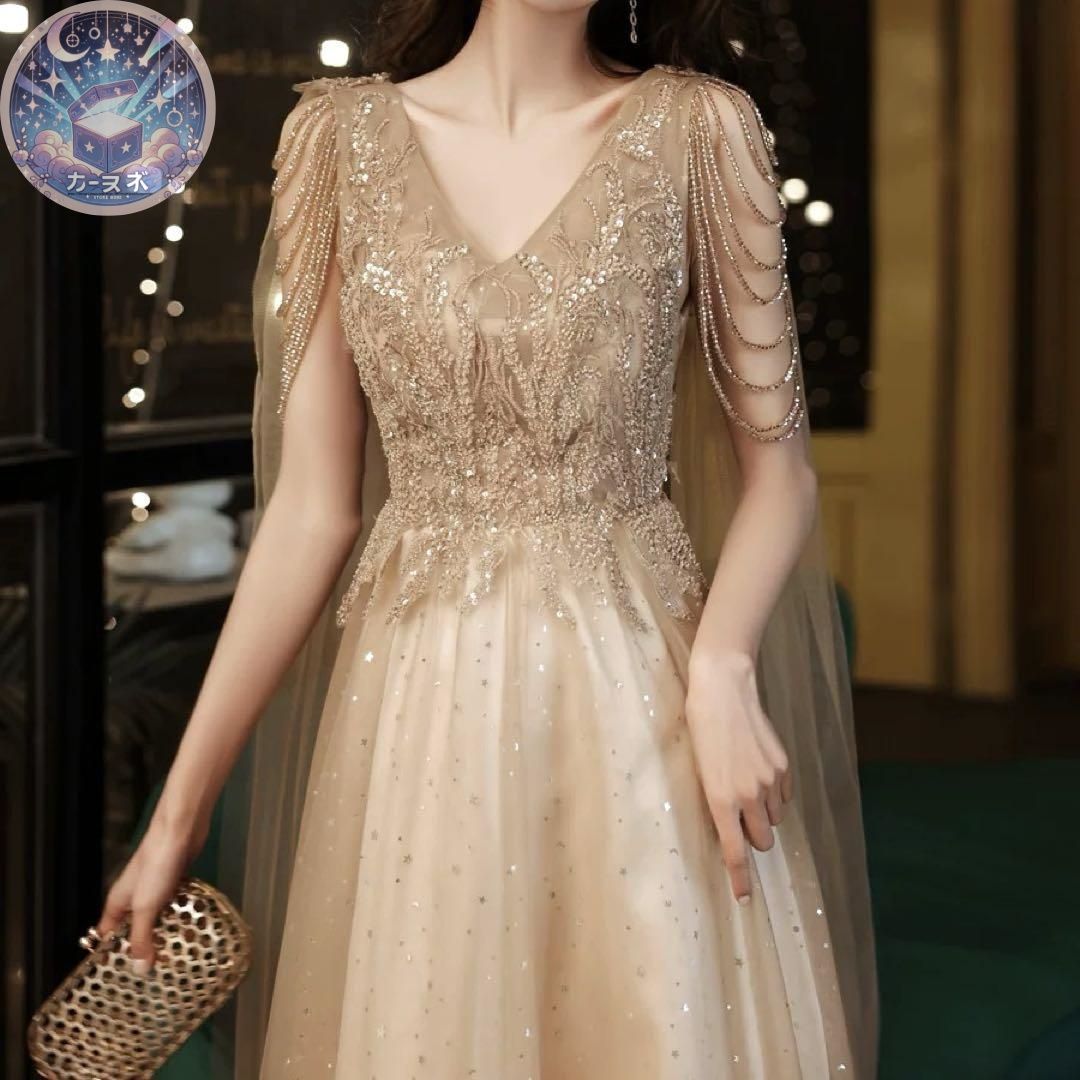 海外ブランド  新品未使用 小花柄の様なデザインが美しい イブニング Vネック スーツ・フォーマル・ドレス