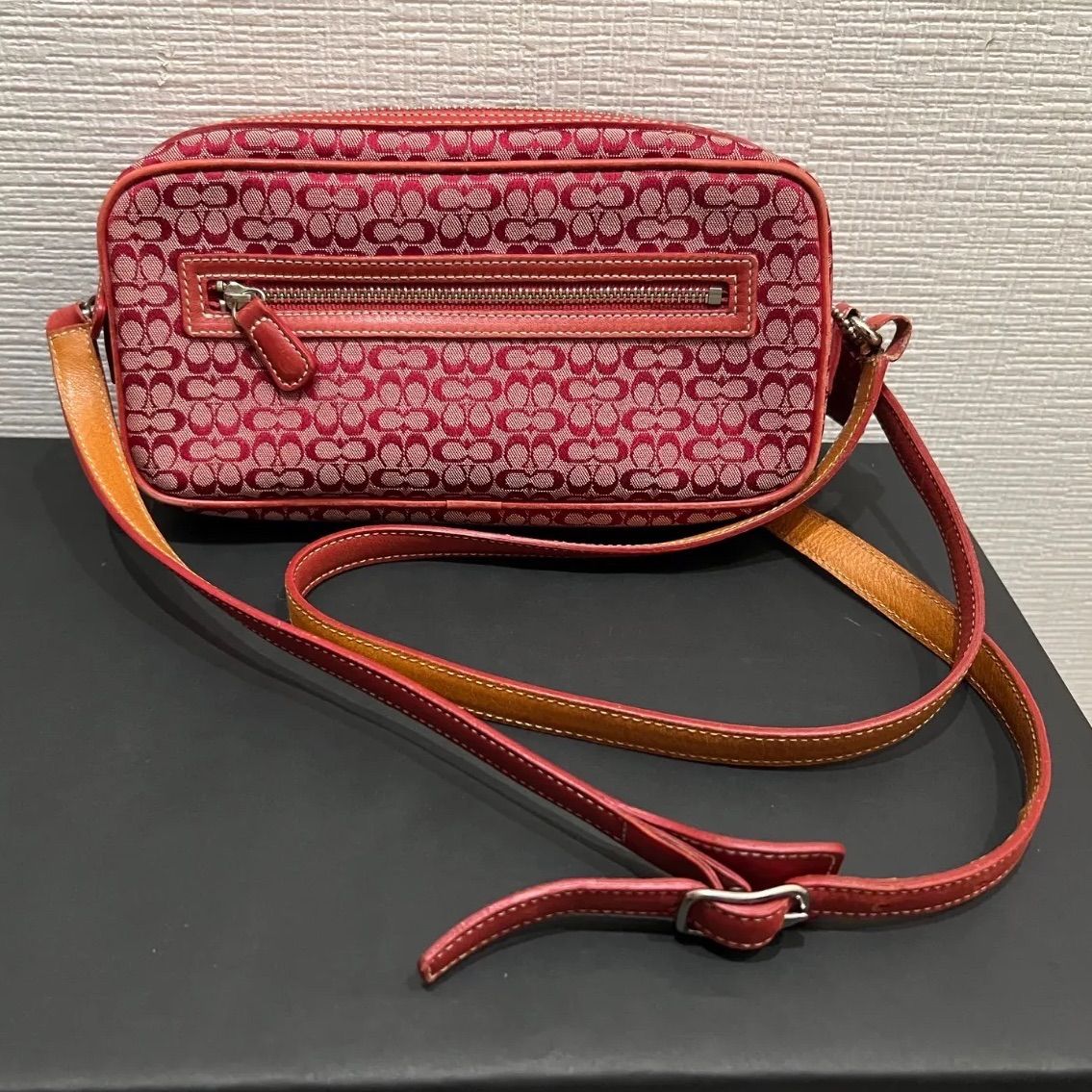 美品 正規品 コーチ COACH ショルダーバッグ ポシェット シグネチャー 赤 COACH コーチ ミニシグネチャー ショルダーバッグ ポシェット 斜