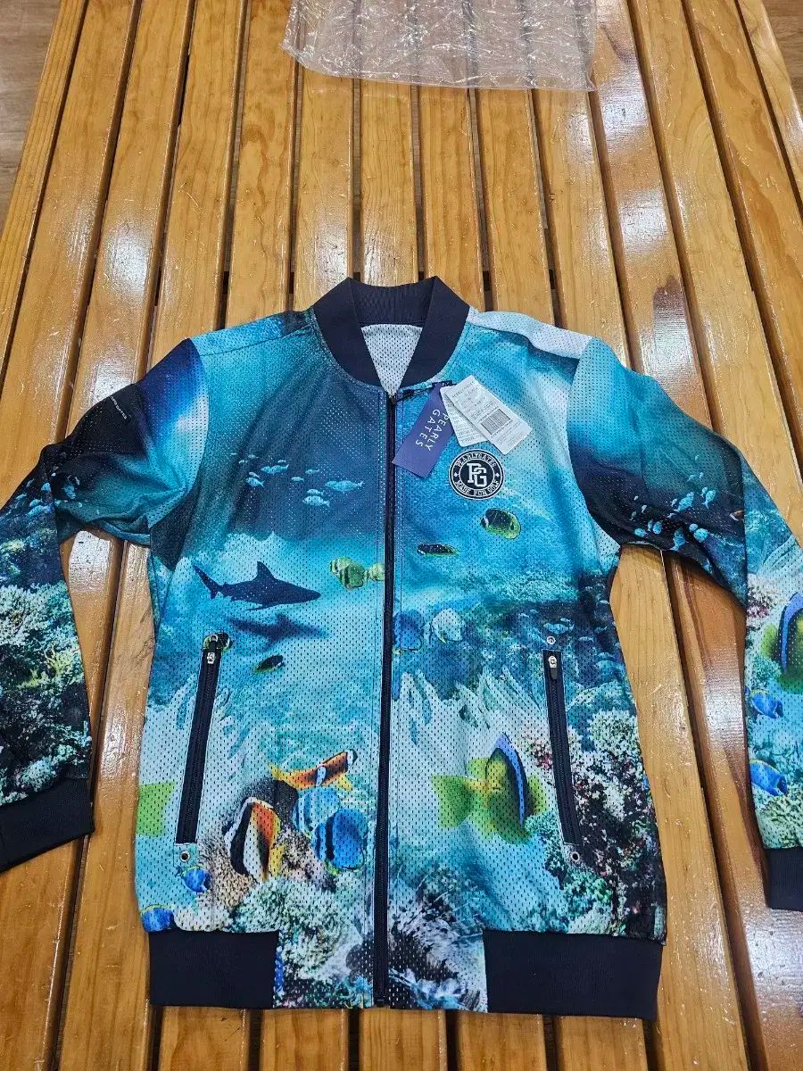 【超美品】MARK & LONA スカルパターン プリマロフトダウンスニード 超美品】MARK & LONA スカルパターン プリマロフトダウンスニード 2025