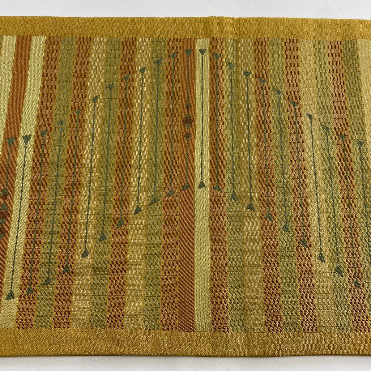 半幅帯 美品 名品 縞 幾何学 山吹茶色 正絹 中古 最高ファッション - 半幅帯 美品 名品 縞 幾何学 山吹茶色 正絹 中古