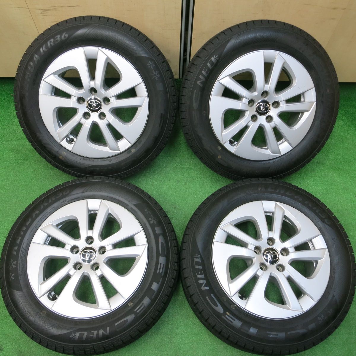 送料無料*超バリ溝！22年！ほぼ10分☆トヨタ 50系 プリウス 純正 195/65R15 スタッドレス ケンダ KR36 アイステック ネオ  15インチ PCD100/5H☆3121902イス - メルカリ