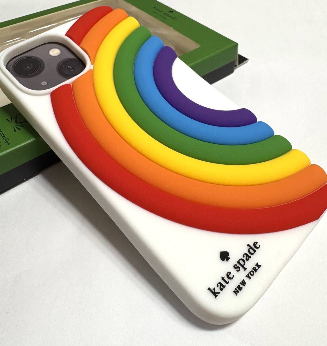 KATE SPADE ケイトスペード iPhone14 Pro レインボー 虹 立体的 3D
