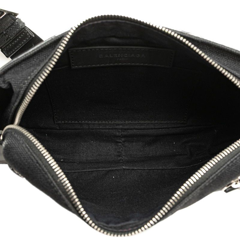 バレンシアガ ロゴ