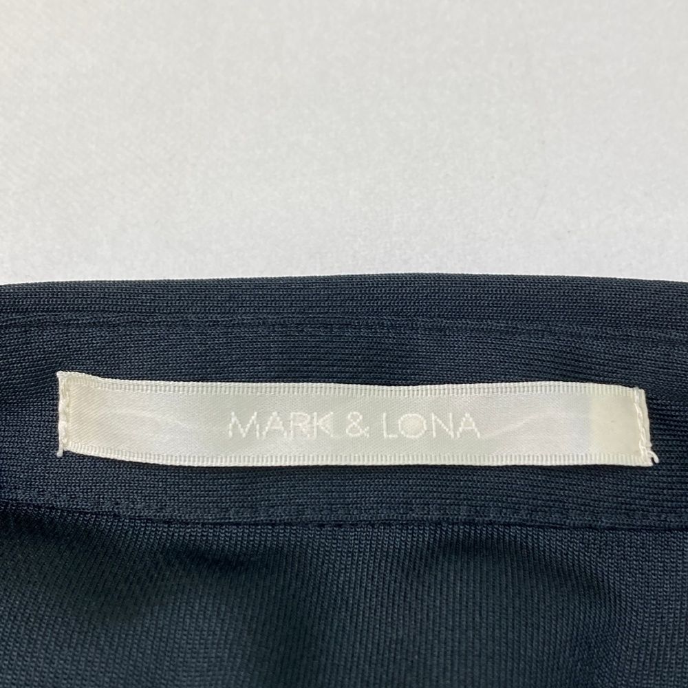 サイズ：M MARK&amp;LONA マークアンドロナ  半袖ポロシャツ  ブラック系 [240001245662] ゴルフウェア レディース ストスト サイズ：M MARK&LONA マークアンドロナ 半袖ポロシャツ ブラック