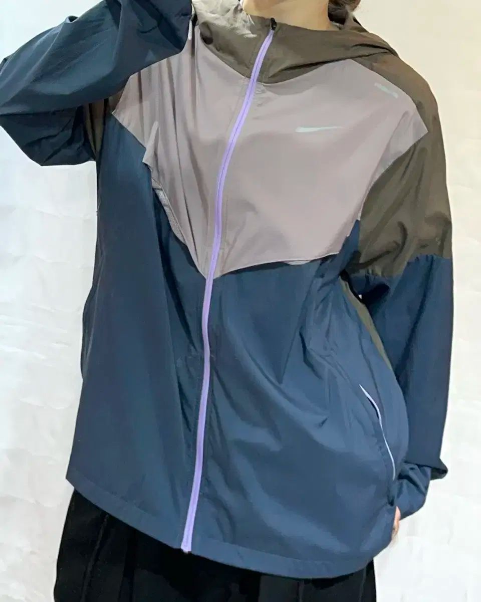 NIKE ナイキ スウッシュ バイカラー ランニング フード ウィンドブレーカー