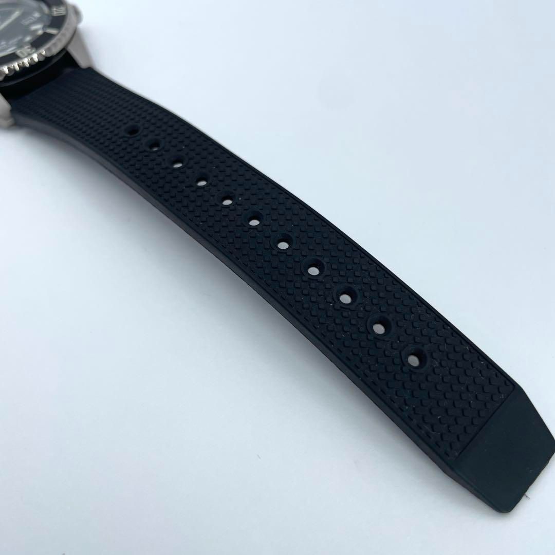 チタン自動巻ダイバーズウオッチ