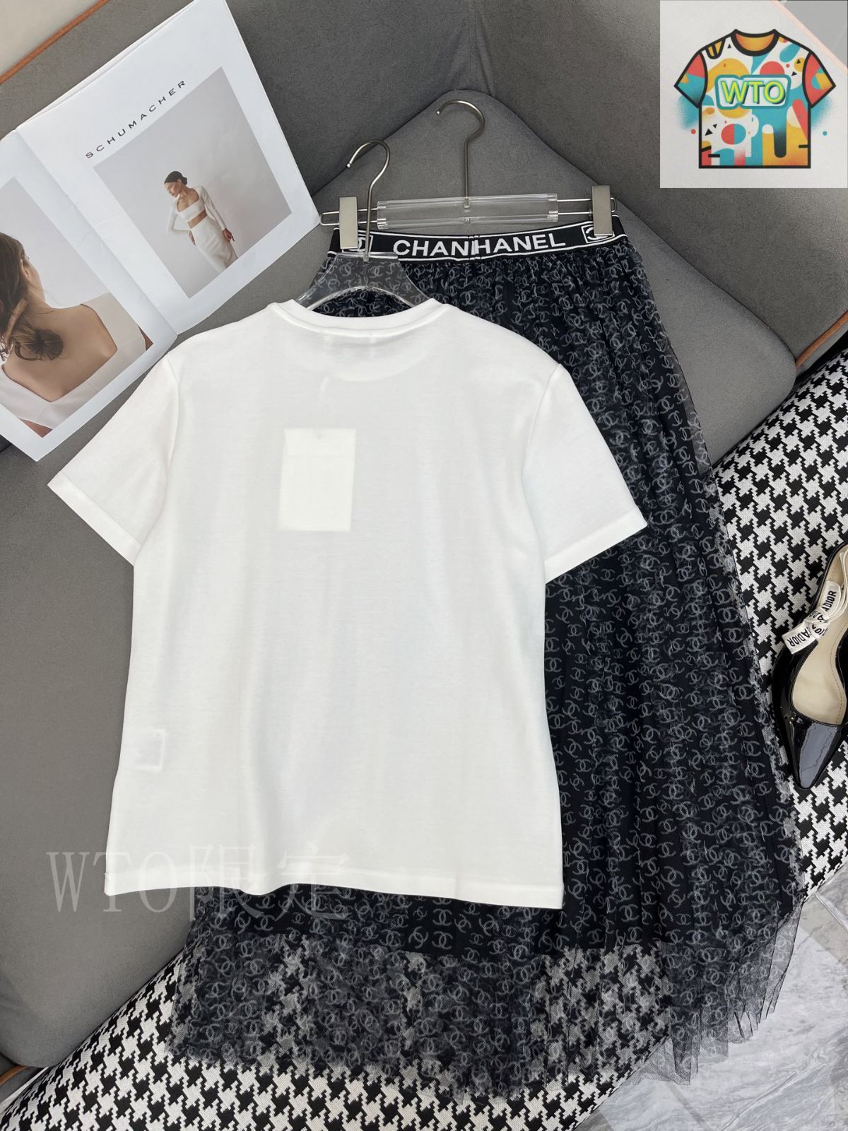 定価60万超え！限定お価格❗️新品未使用✨春夏秋CHANELトップス✨34サイズ シャネルの限定ウォッチはユニセックスで楽しめる