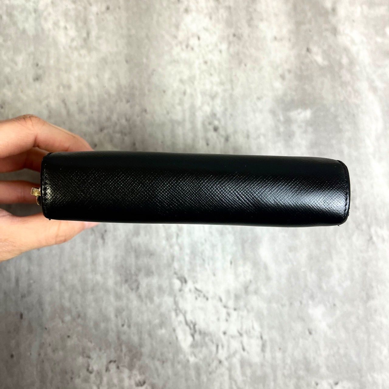 ✨良品✨ PRADA プラダ 二つ折り財布 ラウンドファスナー コンパクト 