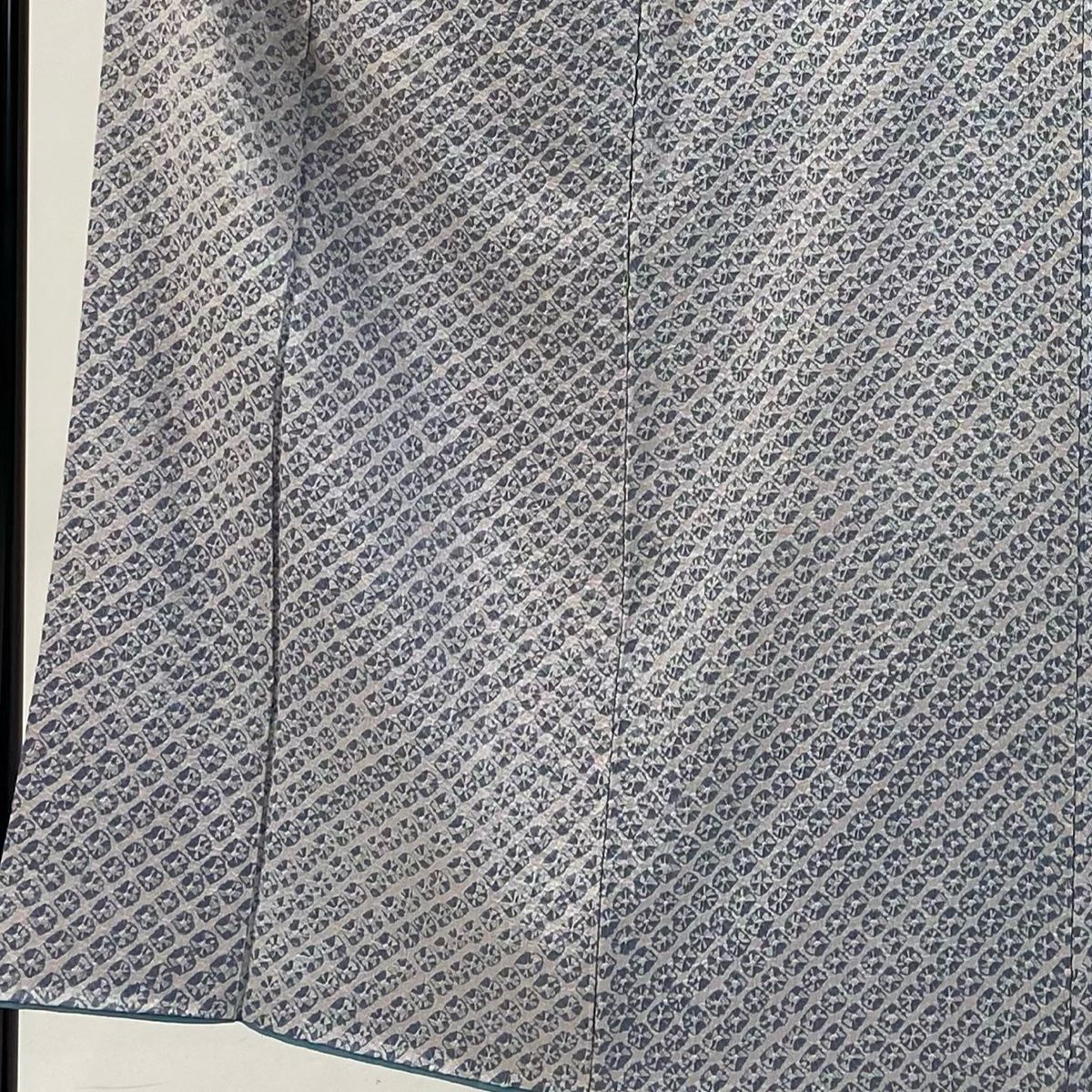 小紋 身丈150cm 裄丈62cm S 袷 幾何学模様 絞り ぼかし 薄紫 正絹 名品