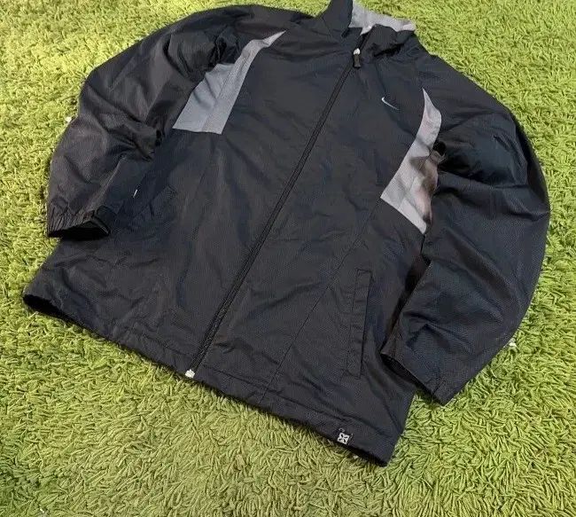 【雷市場（ポンジャン）商品韓国直送】 Nike(ナイキ） スウッシュ ウインドブレーカー ジャケット 105 ／ XL