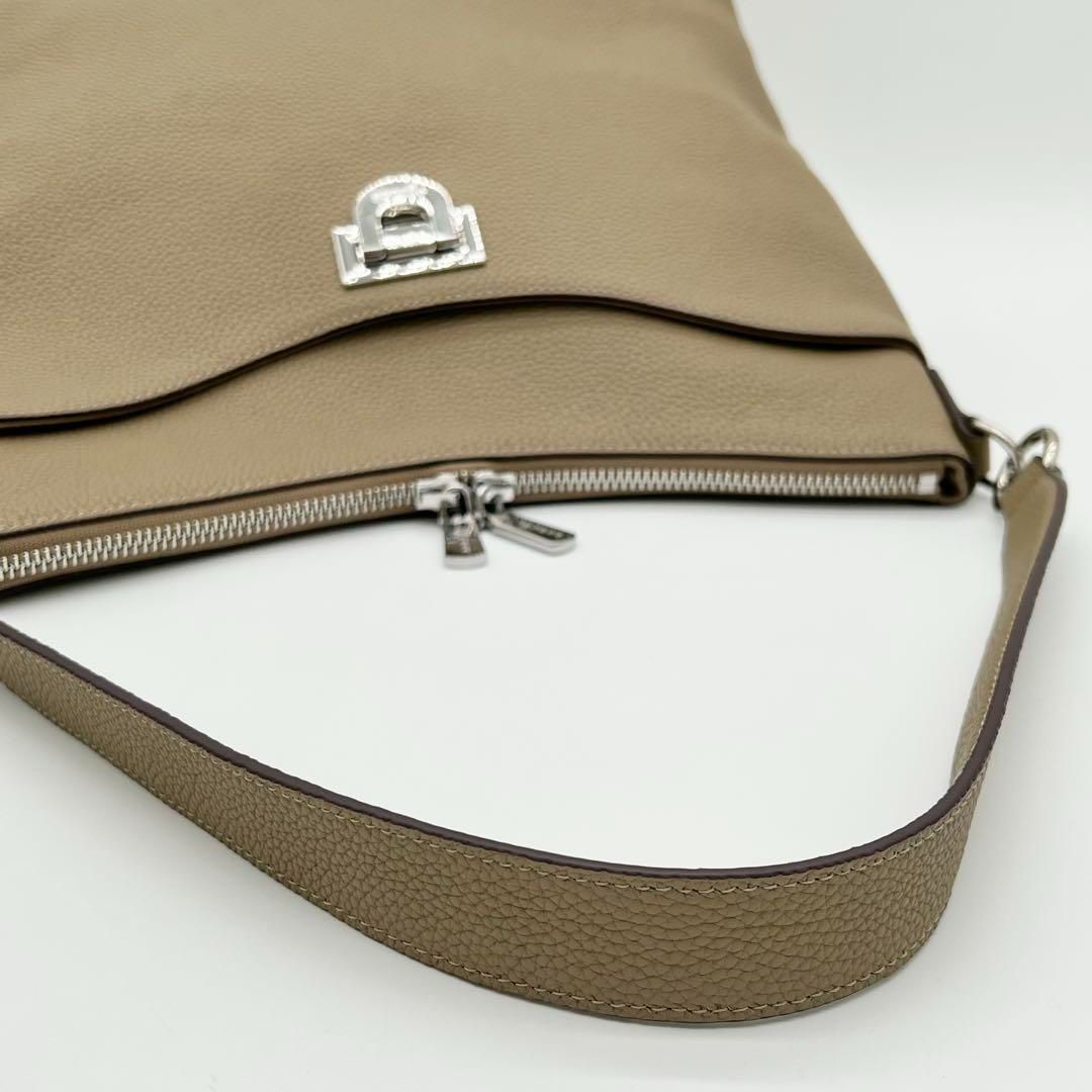 極美品】プラスグレース ナチュラルシュリンク ツイストメタル