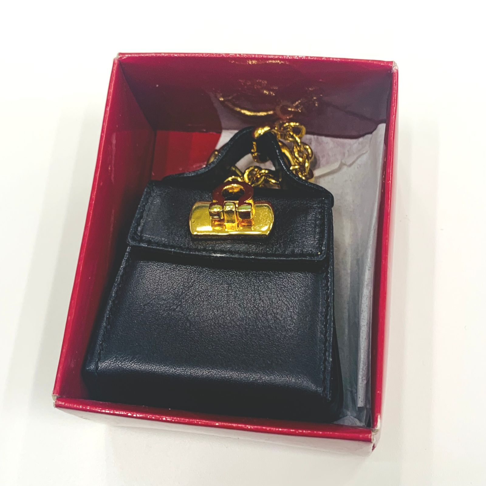 Ferragamo サルヴァトーレフェラガモ