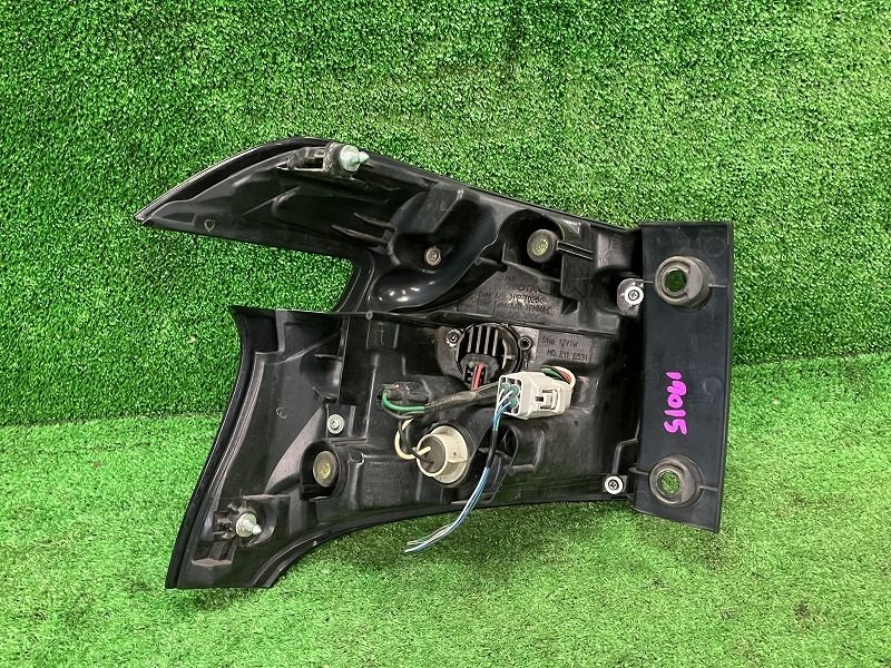 シエンタ NCP175G 右テールランプ テールライト X コイト 52-284 81550-52C90 209