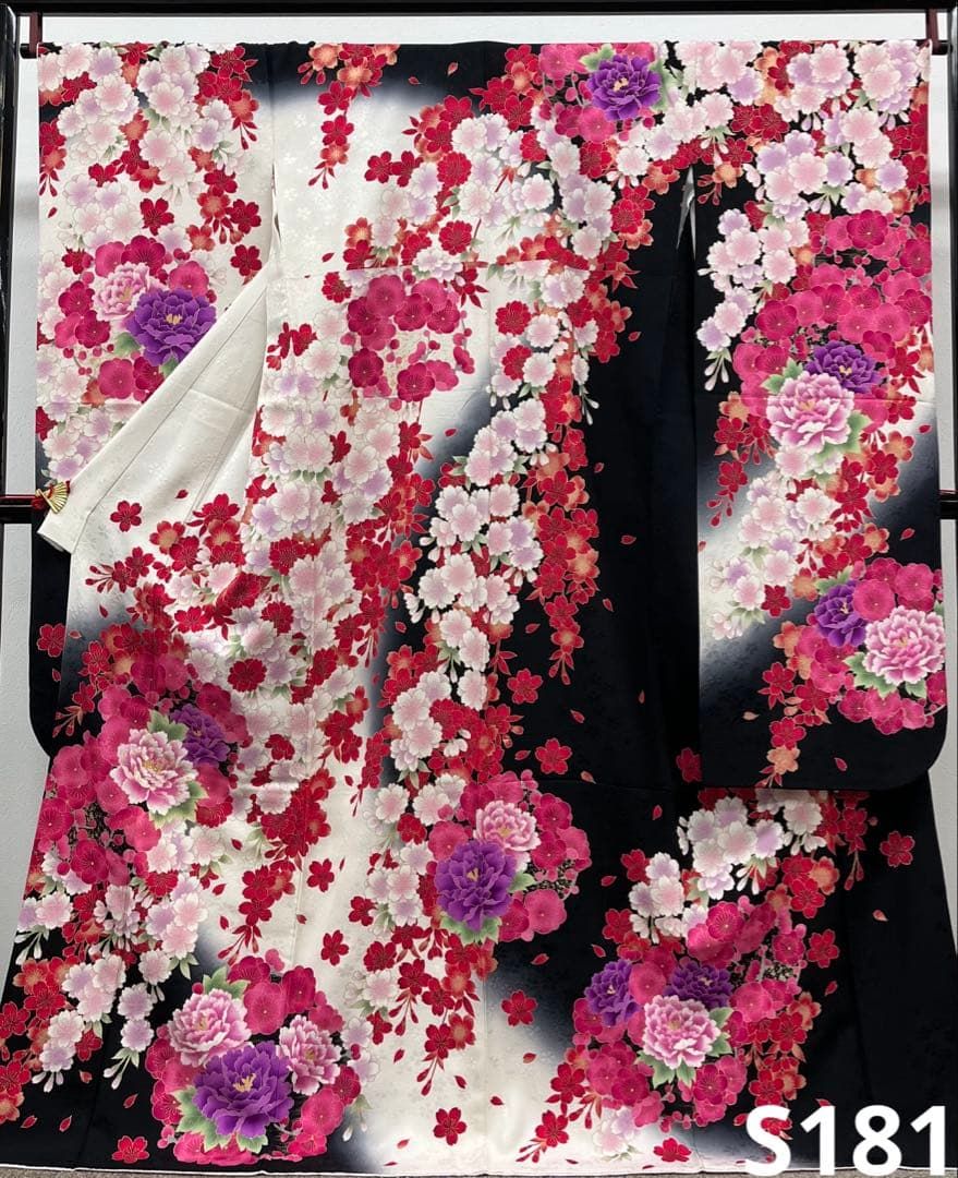 振袖 ラメ刺繍 金彩 紋意匠 牡丹 桜 梅 正絹 黒×白 S181