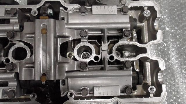 の シリンダーヘッド