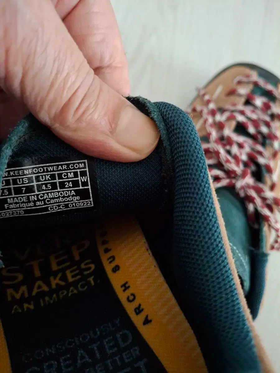 KEEN キーン KEEN スエード スニーカーズ ブラウン 240 HRDEVELOPMENT_JP