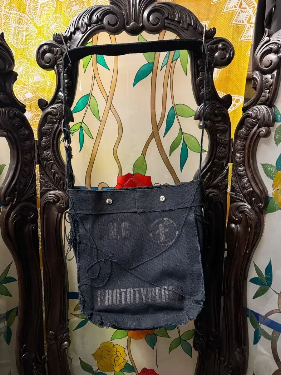 FAF Fake As Flowers クロスバッグ