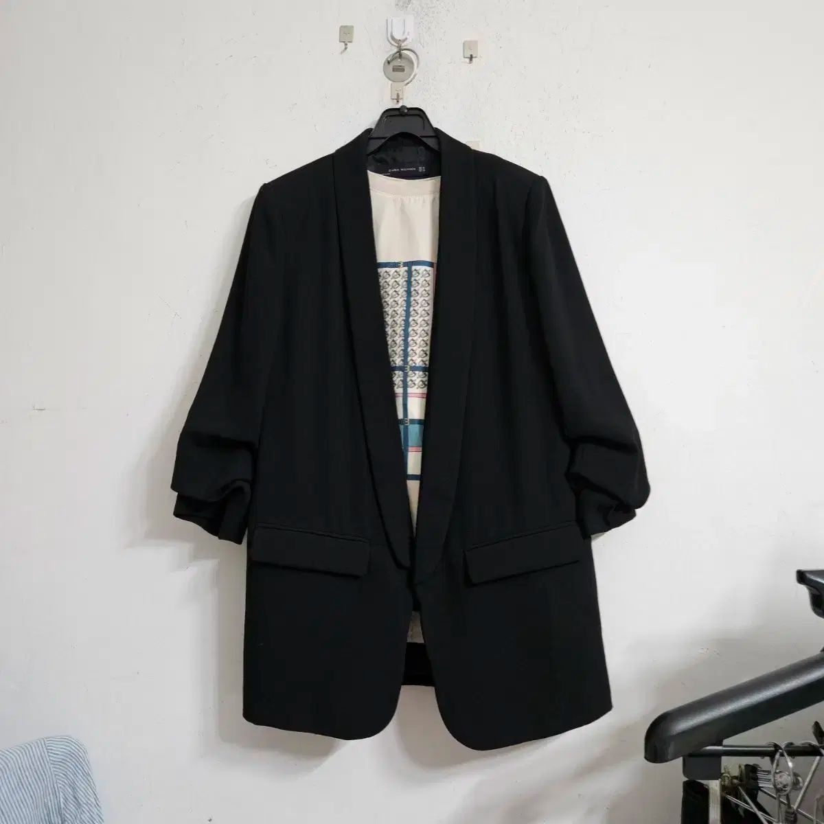 ZARA クルーネックフィットブレザー ZARAワイドネックブレザージャケットノーカラー サイズL - メルカリ