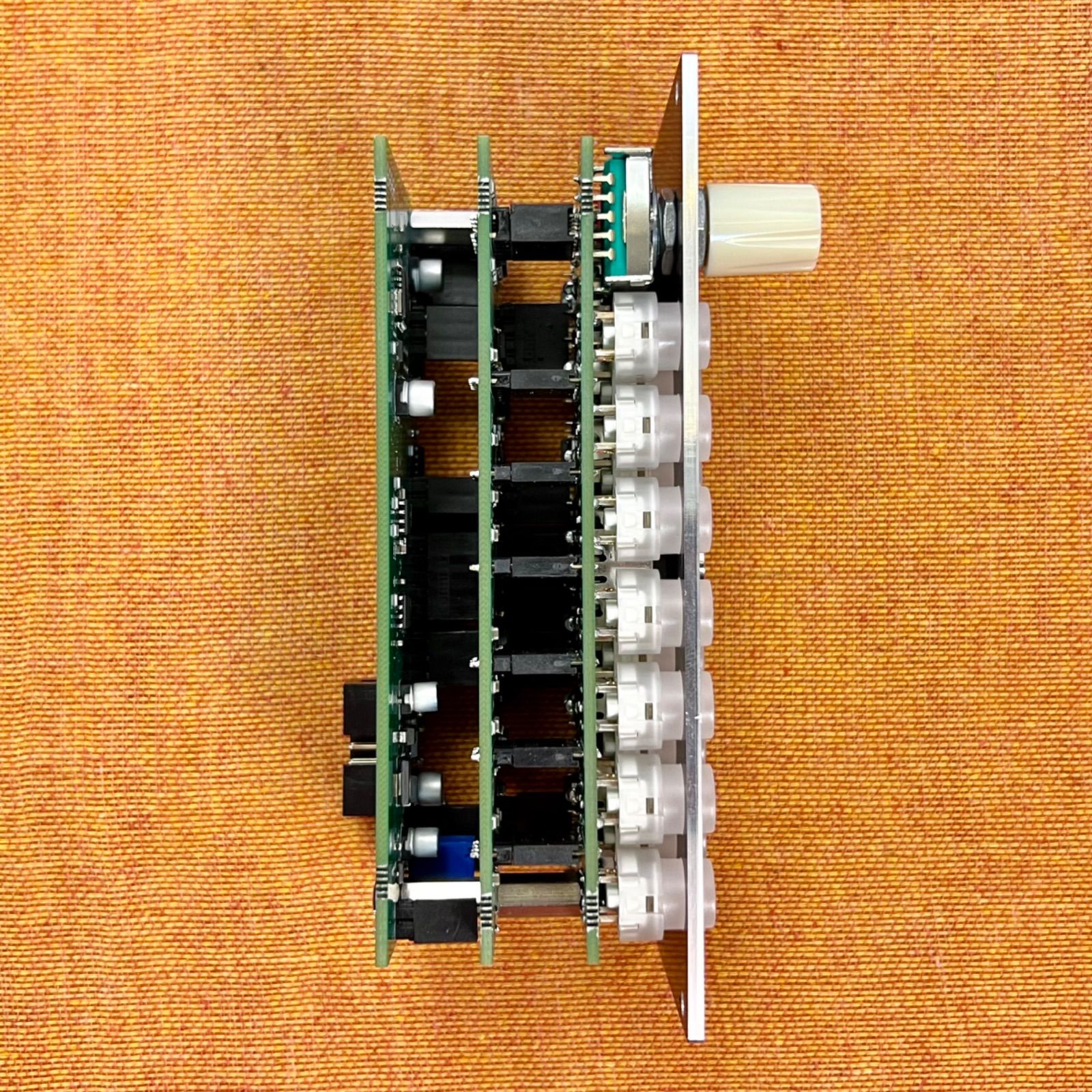 ADDAC System: ADDAC207 Intuitive Quantizer - メルカリ