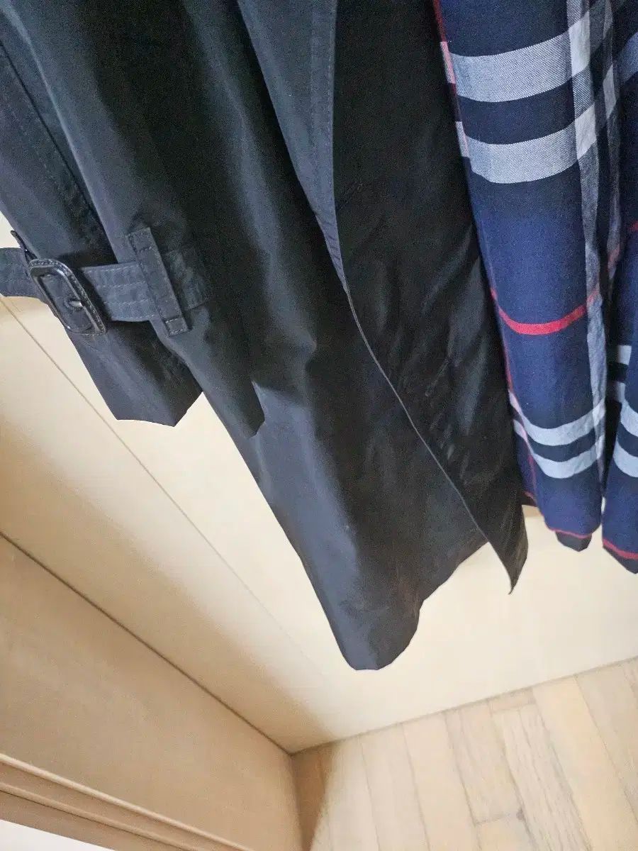 ブラック トレンチコート