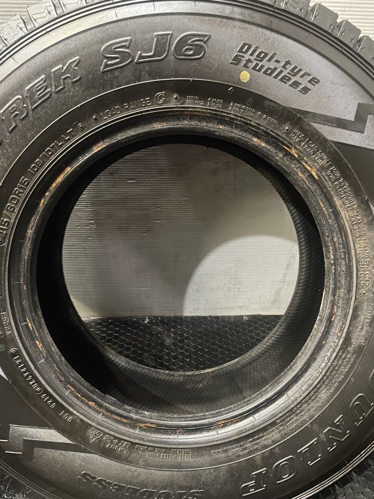 未使用品 2021年製 DUNLOP GRANDTREK SJ6 215/80R15 109/107L LT 15 