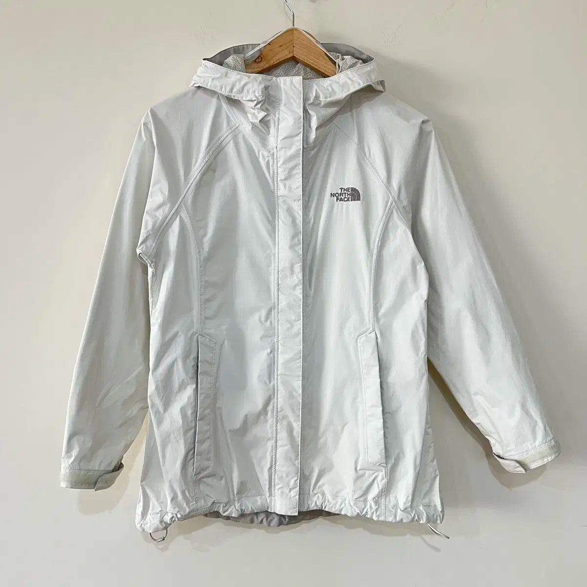 M THE NORTH FACE ザ ノース フェイス ホワイト ウィンドブレーカー