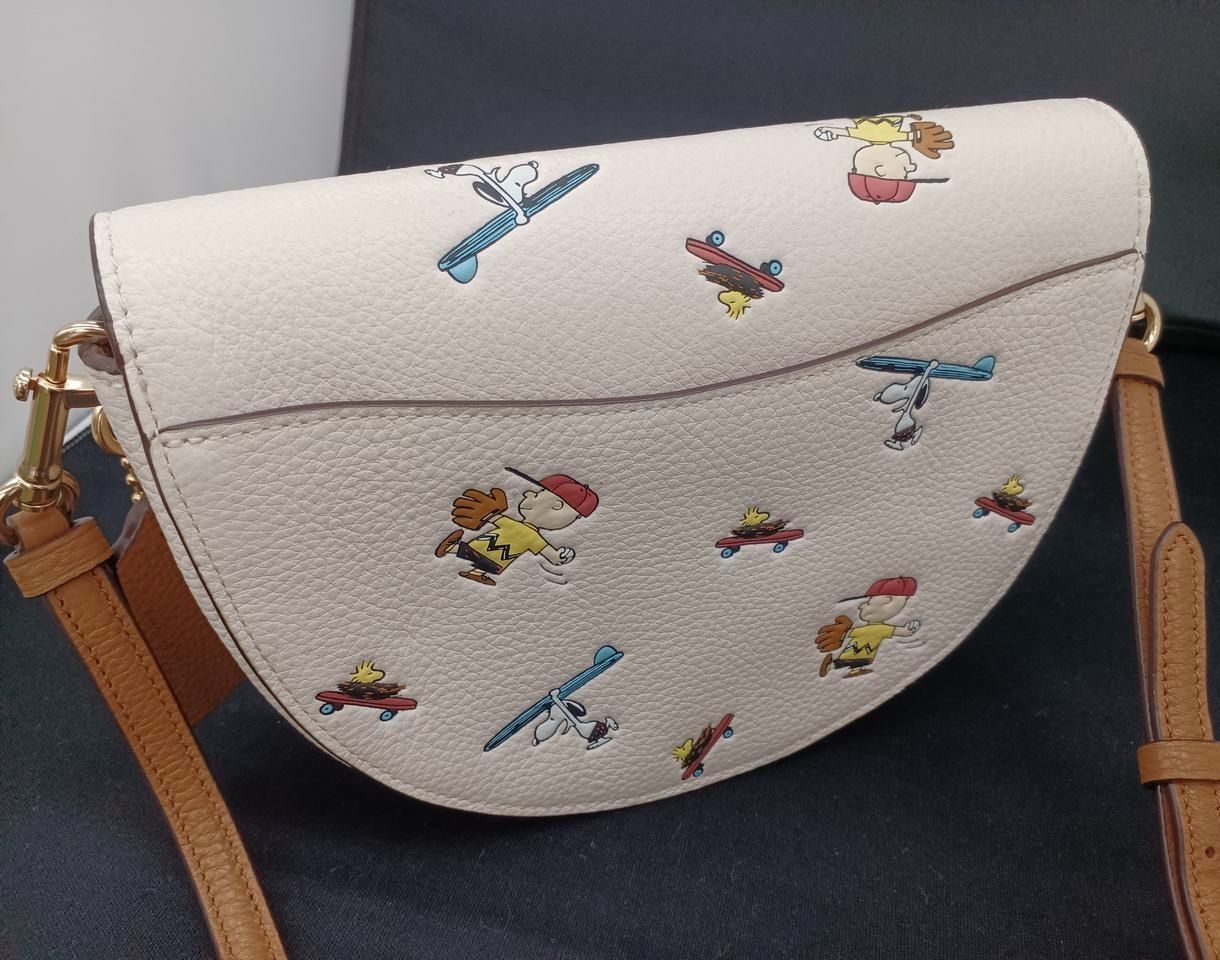 COACH × PEANUTS ペプルレザー ショルダーバッグ チャーリーブラウン 