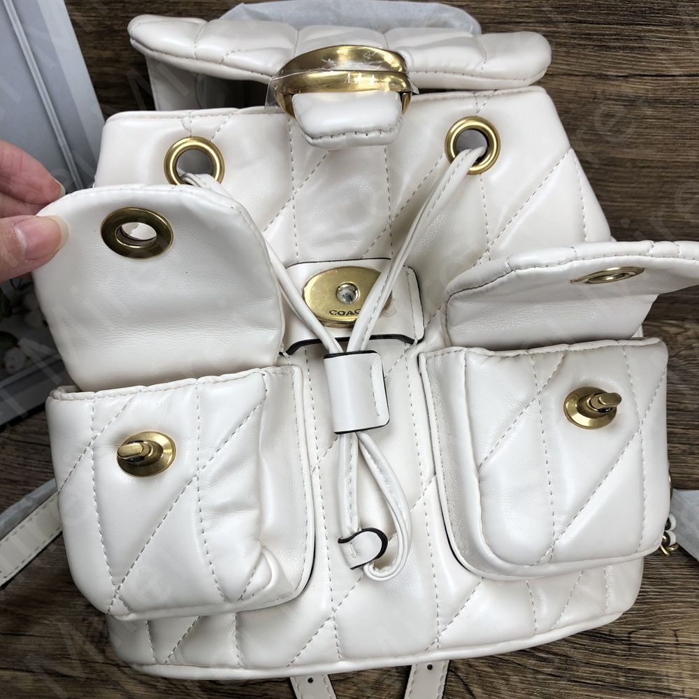 未使用 COACH クラシック タビー シリーズ バックパック - メルカリ 未使用 COACH クラシック タビー シリーズ バックパック - メルカリ