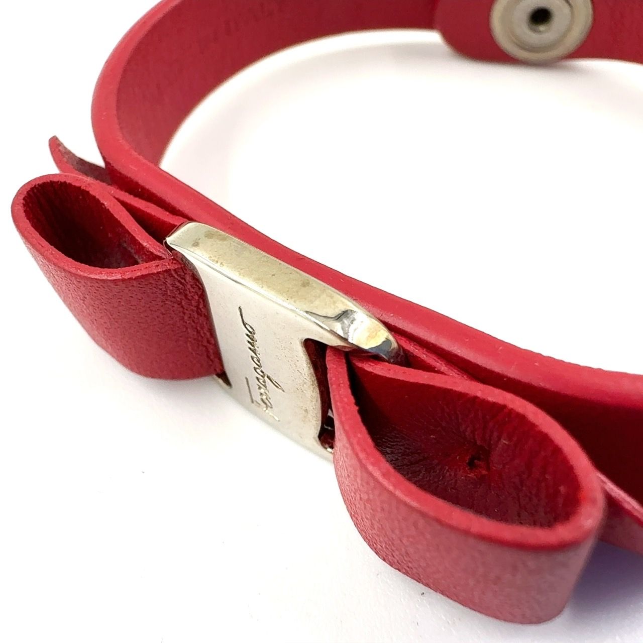Salvatore Ferragamo 赤 レザーバングル Salvatore Ferragamo リボン レザー レッド ブレスレット