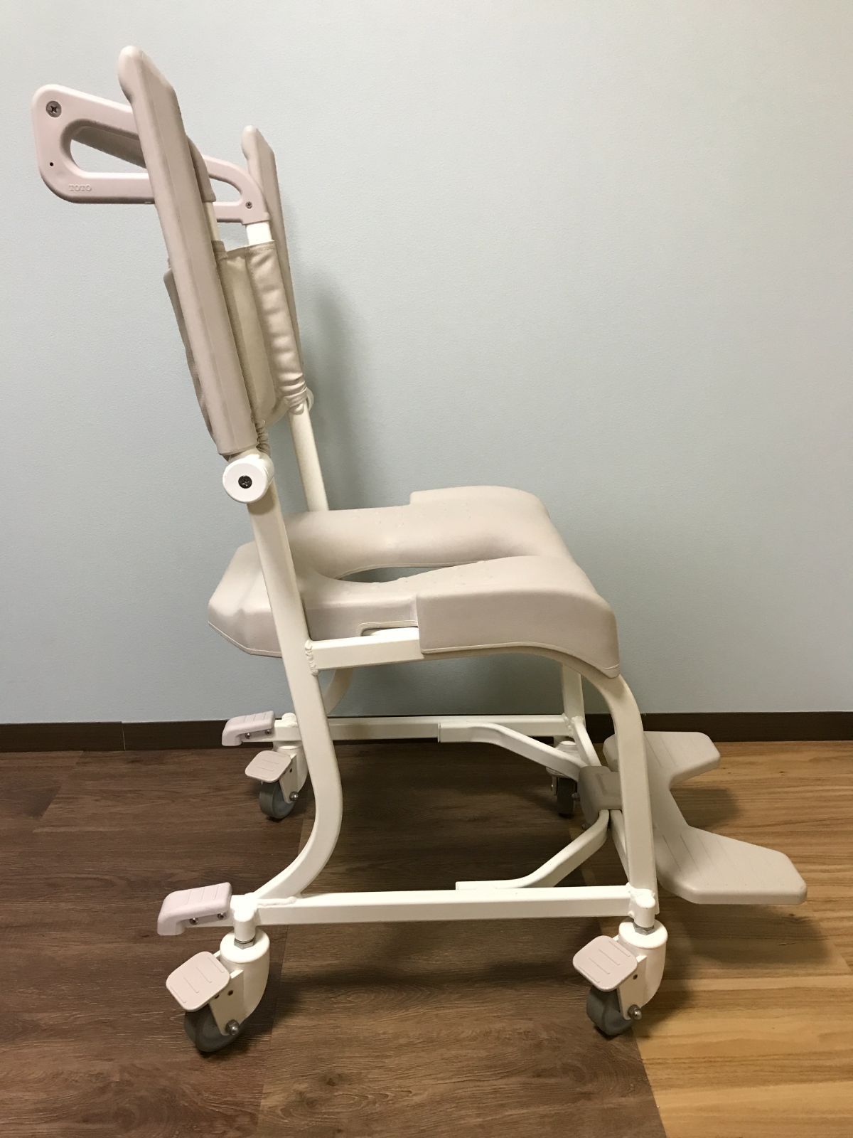 中古良品 TOTO 水回り用車椅子 4輪キャスタータイプ トイレ 風呂