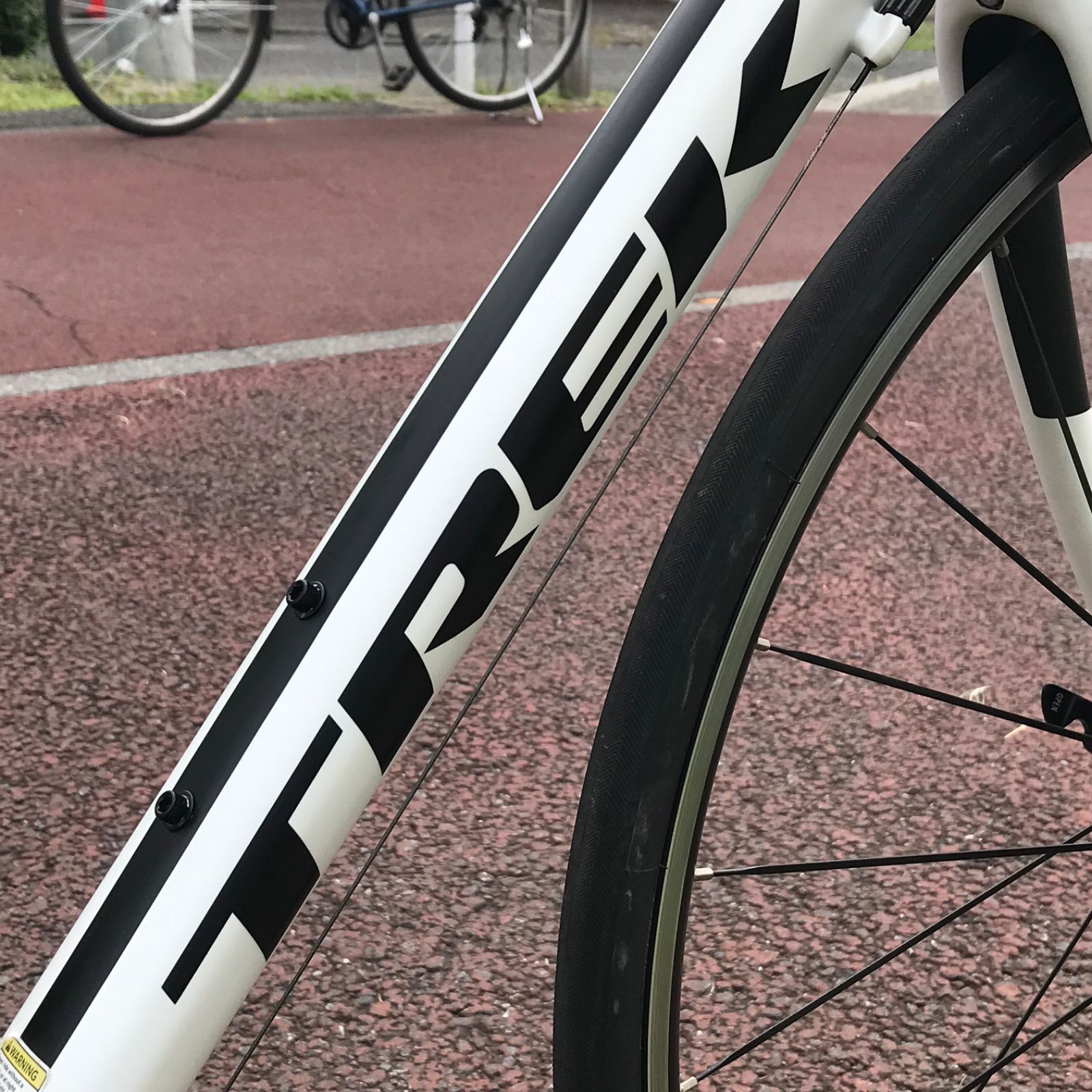 価格を抑えてロードバイクを始めたい方！リユースロードバイク TREK 