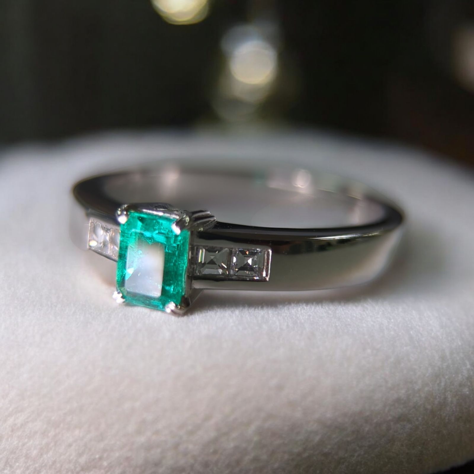 PT900 プラチナ エメラルド 0.42ct ダイヤモンド 0.17ct リング 指輪 emerald diamond - メルカリ