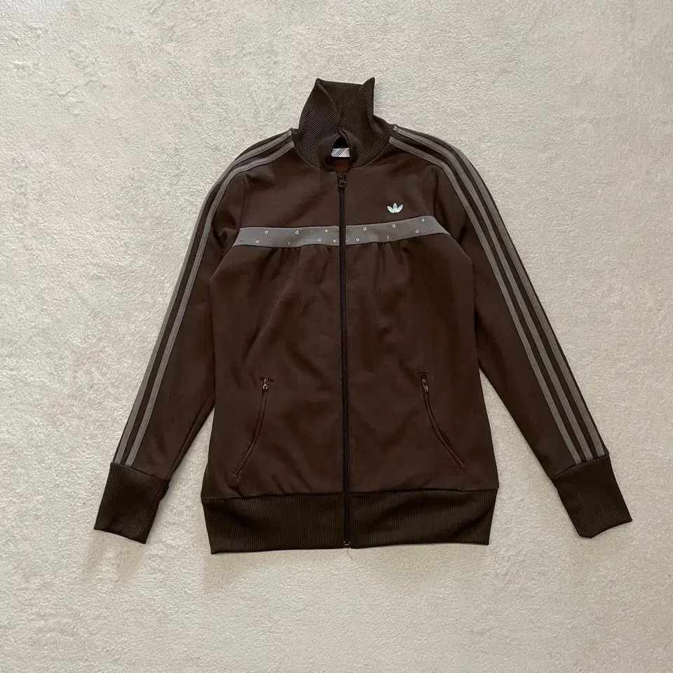 トラックジャケットアディダスデサント社製ベージュ×ブラウン