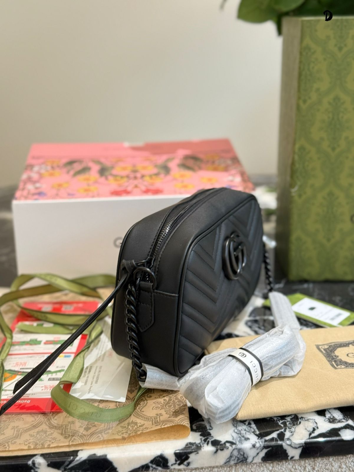 【国内即発】 GUCCI GGマーモント チェーンミニショルダー476433 国内即発】 GUCCI GGマーモント チェーンミニショルダー476433