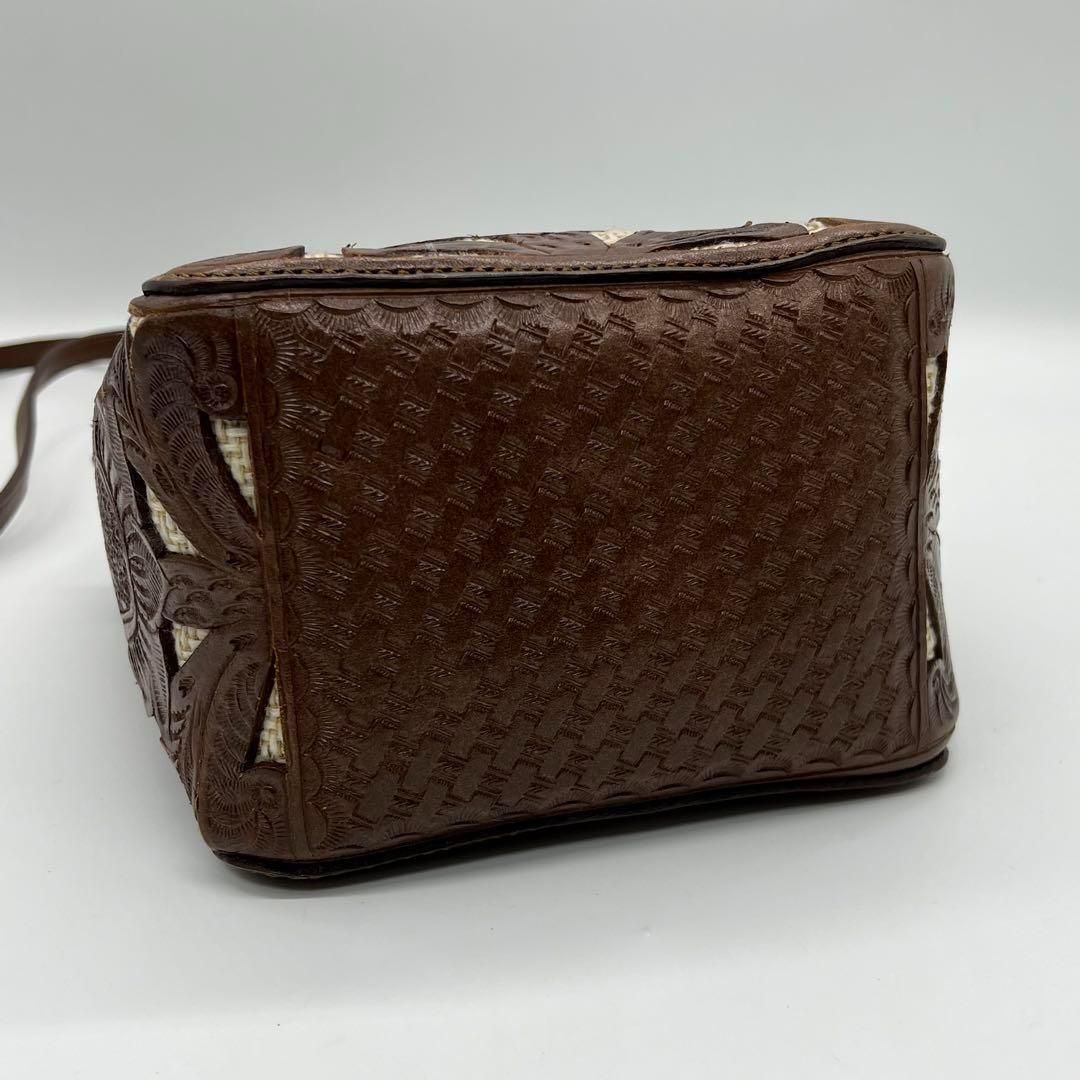 【美品】CARVING TRIBES ショルダーバッグ サコッシュ ブラウン 美品】CARVING TRIBES ショルダーバッグ サコッシュ ブラウン - メルカリ