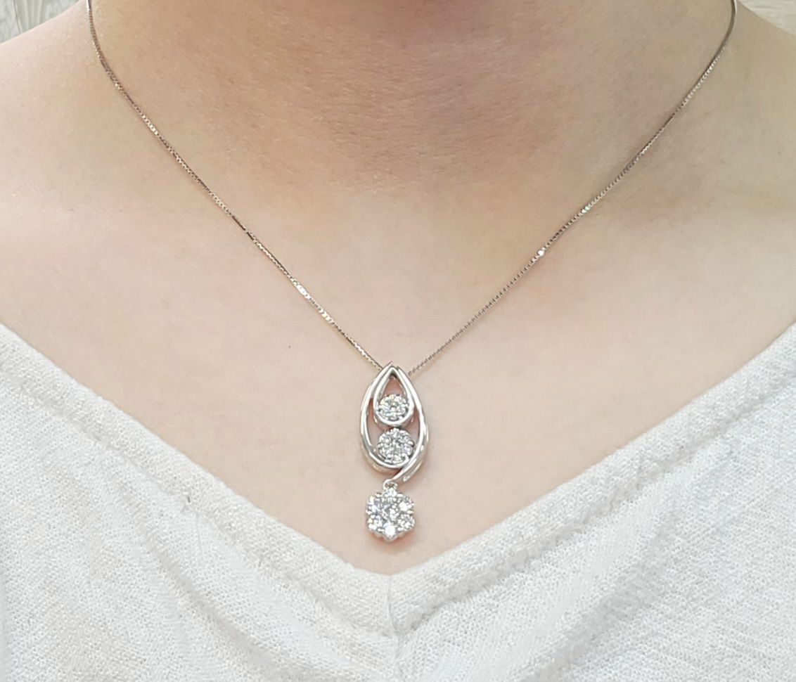 7way！ ダイヤモンド K18 WG ネックレス 鑑別書付 - メルカリ 