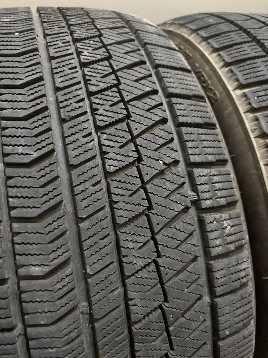 245/40R18 ブリヂストン VRX3 スタッドレス バリ溝 ☆245/40R18