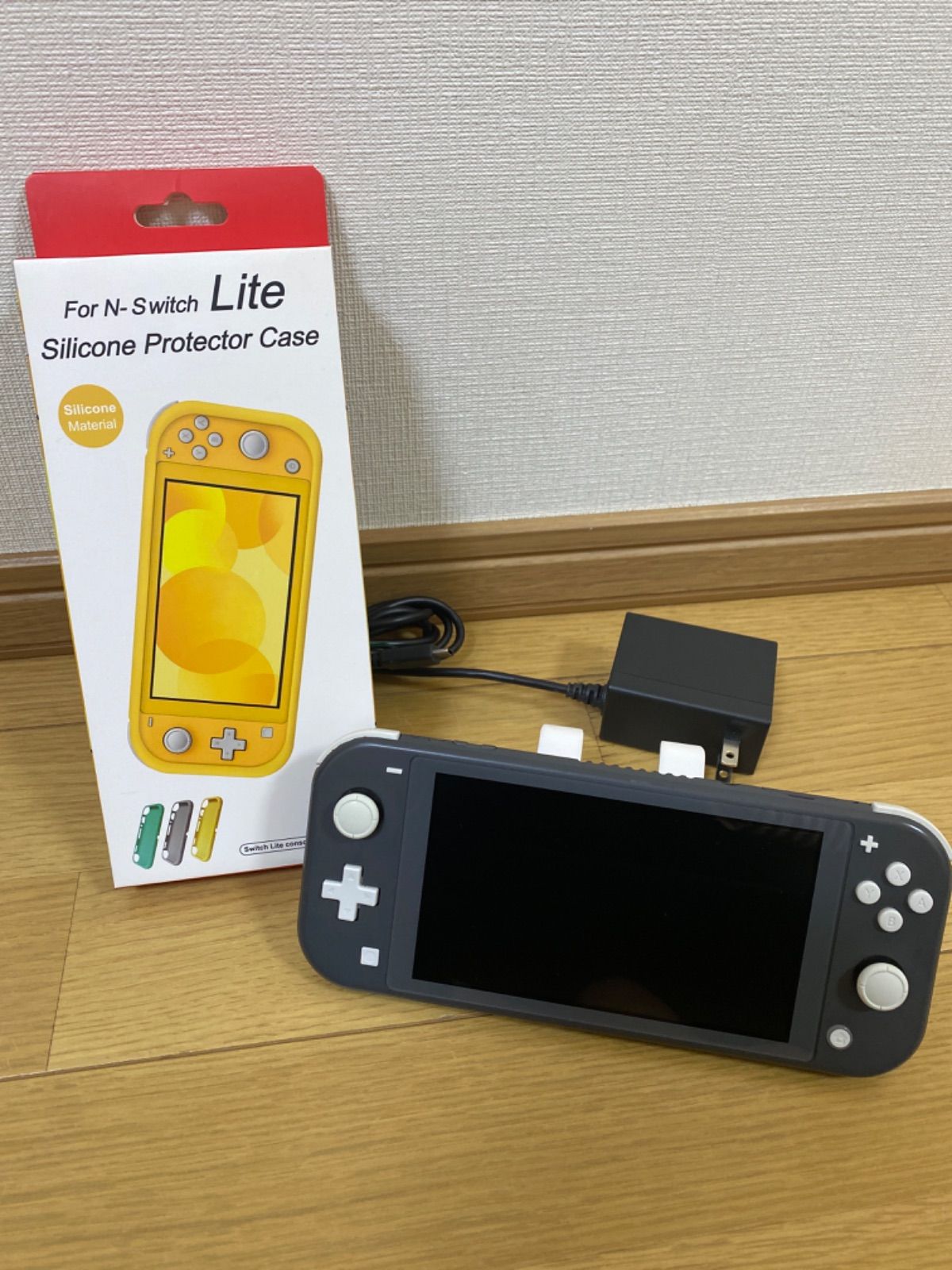 Nintendo Switch Lite グレー 本体　充電器付き Nintendo SwitchLiteグレー本体 ケースあり充電器付き