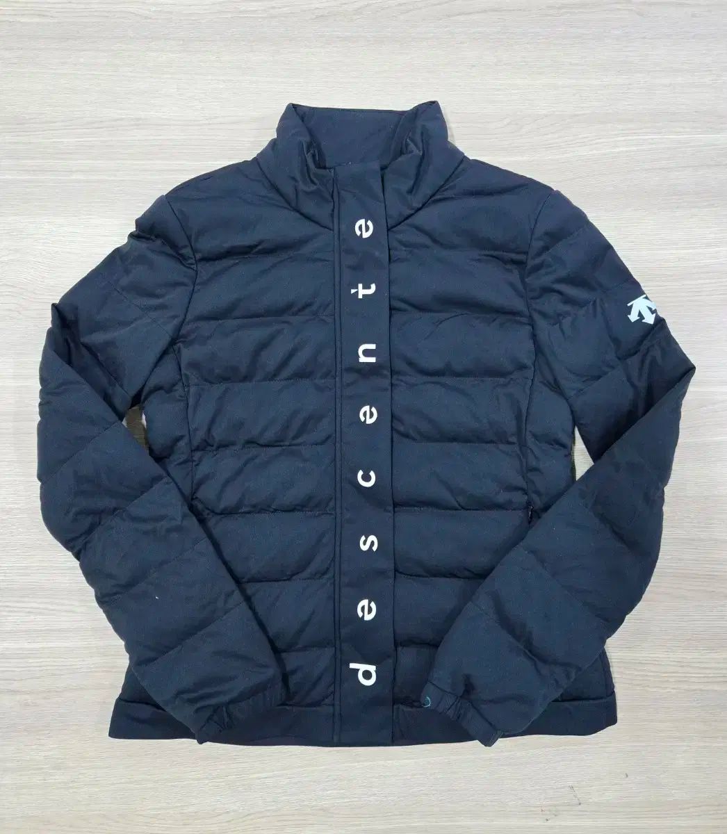 デサント₍DESCENTE ゴルフ 女性 M 軽量 ダウン アウター