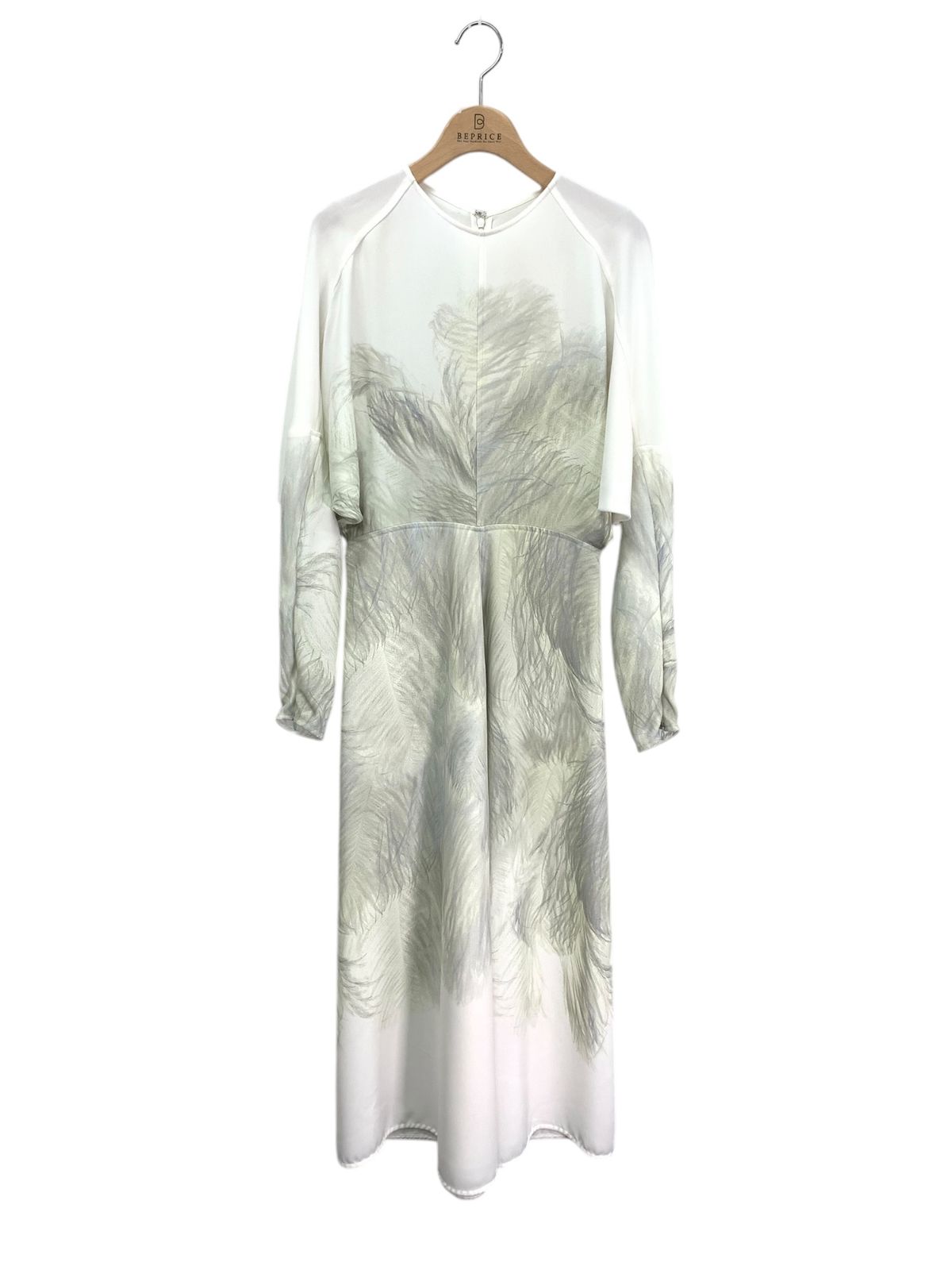 新品タグ付き★ヴィクトリアベッカム★ジャガードミディワンピース★エレガント 新品タグ付き☆ヴィクトリアベッカム☆ジャガードミディワンピース