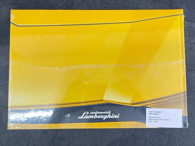 ランボルギーニ アヴェンタドール S カタログ 【新品未開封