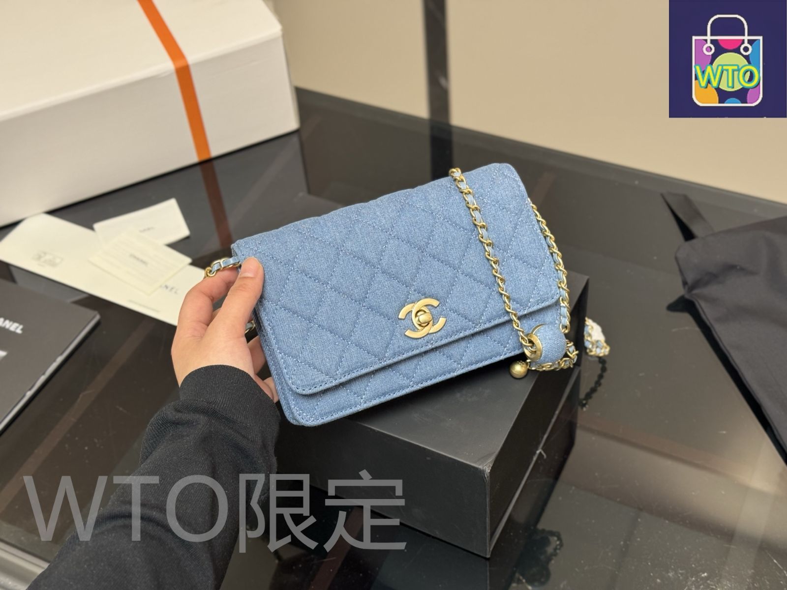 【CHANEL】Chanel Demin Woc with Gold Ball【ランク:A】 THE MENUE - CHANEL WALLET ON CHAIN | GOLD