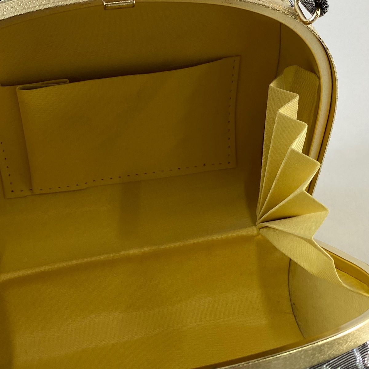 和装バッグ 美品 優品 フォーマル 桜 金糸 箔 銀色 正絹 和装