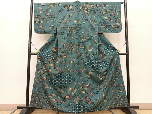 平和屋着物○本場大島紬 紬地 型染め 飛鶴宝尽くし文 正絹 逸品  