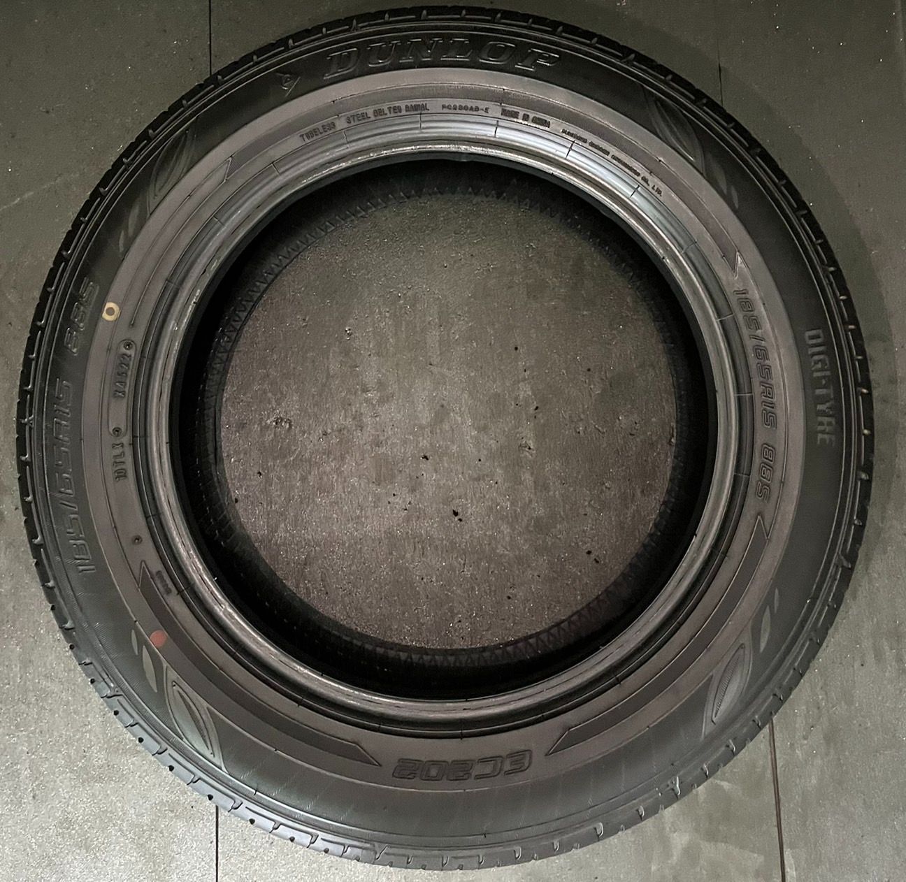 2022年製　ダンロップ　EC202　185/65R15　バリ溝90%　4本 2022年製 約8～9.3分山 ダンロップ DUNLOP EC202 185/65R15 4本