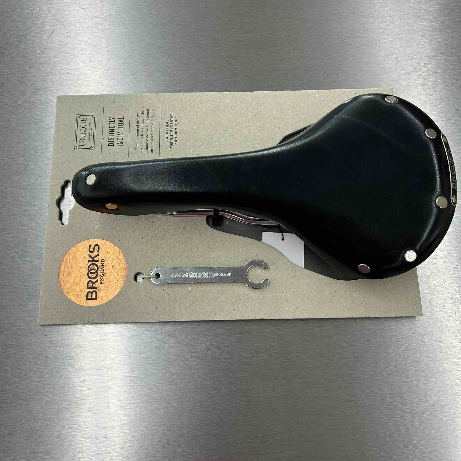 BROOKS(ブルックス) B15 SWALLOW CHROME サドル並行輸入品 (ブラック) BROOKS(ブルックス) レザーサドル サイドを大きくカットした伝統の