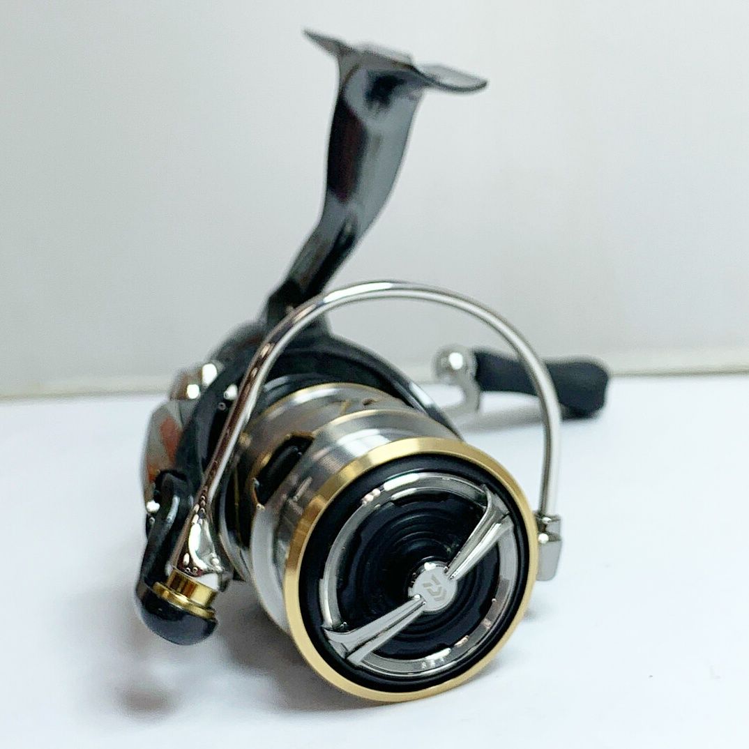 DAIWA ダイワ 20ルビアスFC LT2000S スピニングリール スプール（SLP WORKS)付 276375 - メルカリ