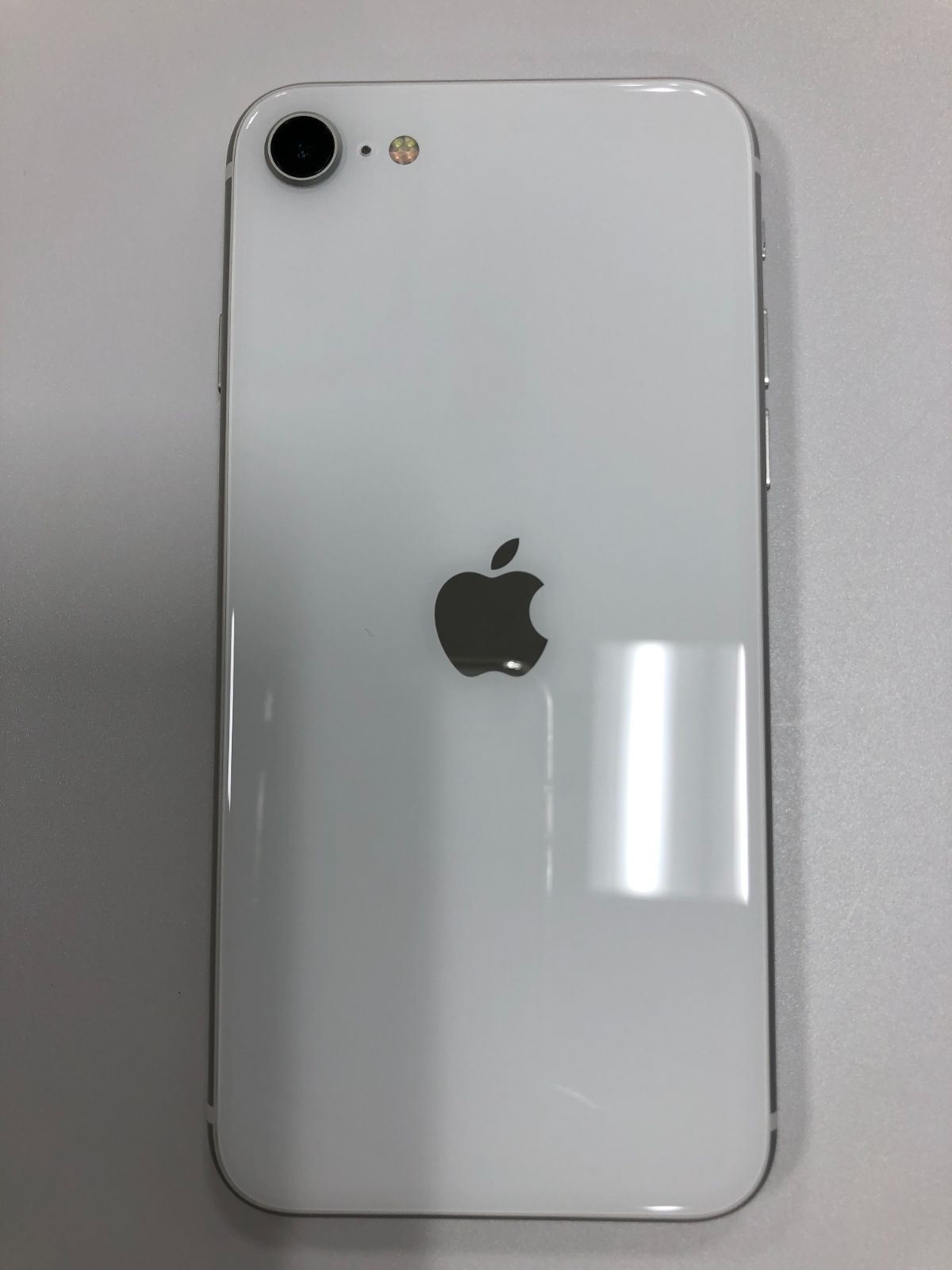 【中古】iPhone SE 第2世代 (SE2) 64GB ホワイト / ブラック バッテリ93～94％ SIMフリー キャリア無し