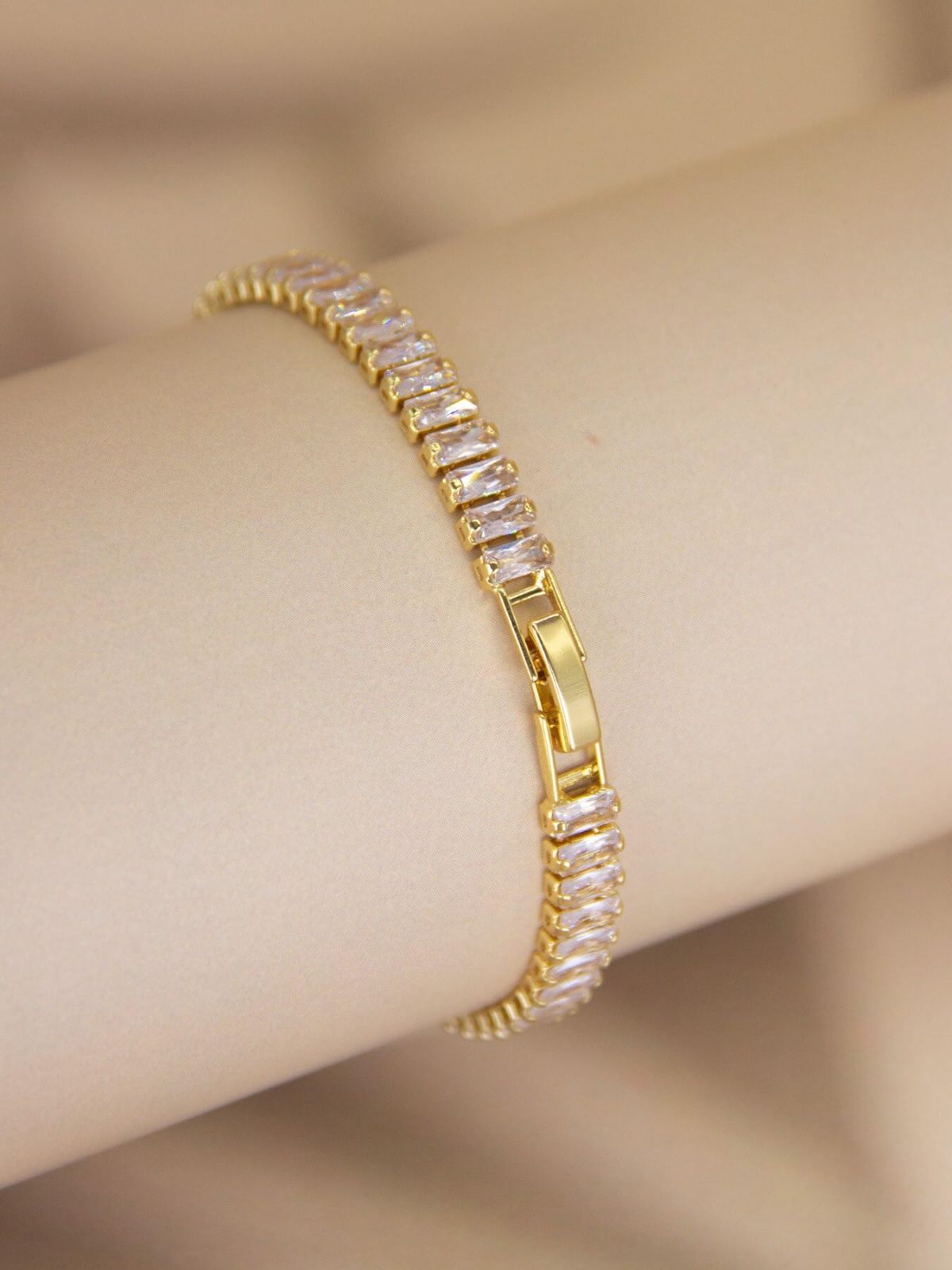 【在庫セール】ブレスレット女性 ハンドチェーン テニスブレスレット AAAのジルコン mm 2*5 Kゴールドメッキ ブレスレット結婚式 18 ジュエリー 記念日 腕輪 [3MNSCD]
